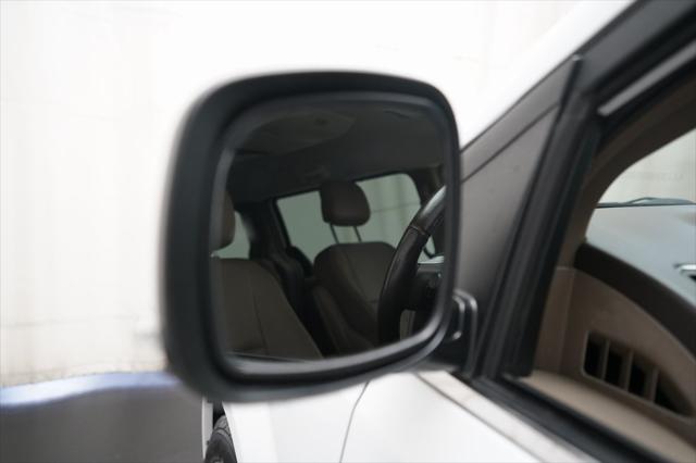 2014 Chrysler Town & Country Touring-L