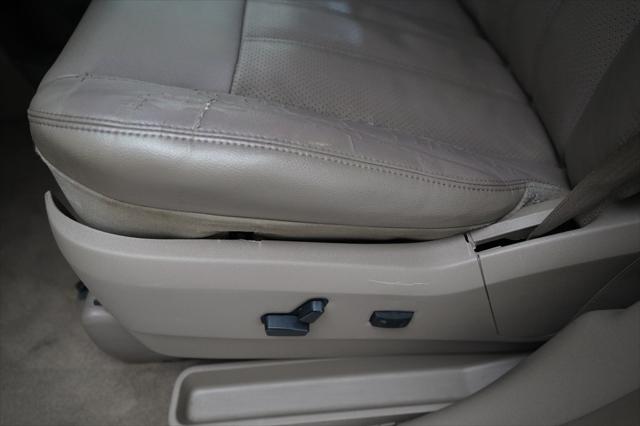 2014 Chrysler Town & Country Touring-L
