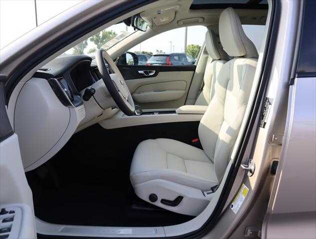 2025 Volvo XC60 Plug-In Hybrid Plus