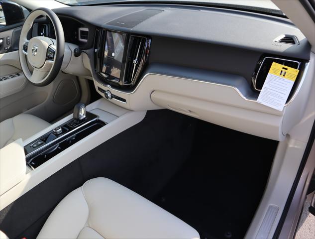 2025 Volvo XC60 Plug-In Hybrid Plus
