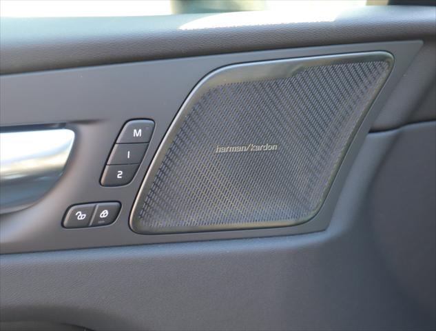 2025 Volvo XC60 Plug-In Hybrid Ultra