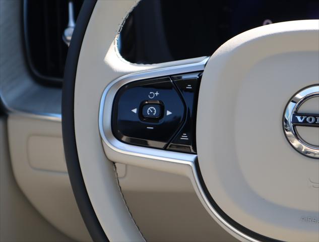 2025 Volvo XC60 Plug-In Hybrid Plus