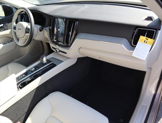 2025 Volvo XC60 Plug-In Hybrid Plus