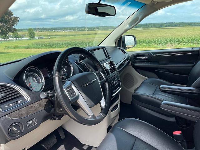 2012 Chrysler Town & Country Touring