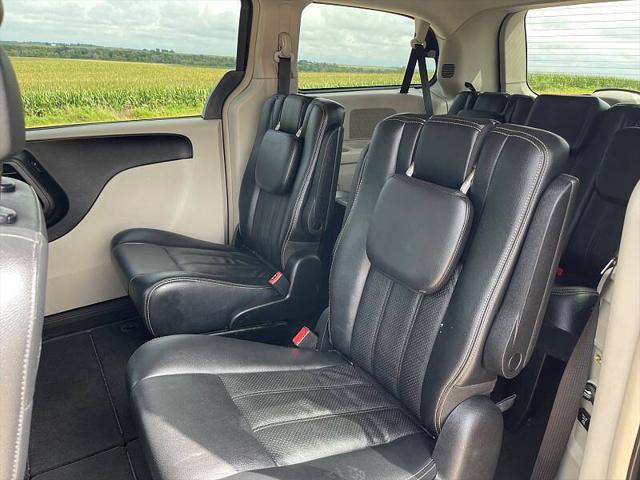 2012 Chrysler Town & Country Touring