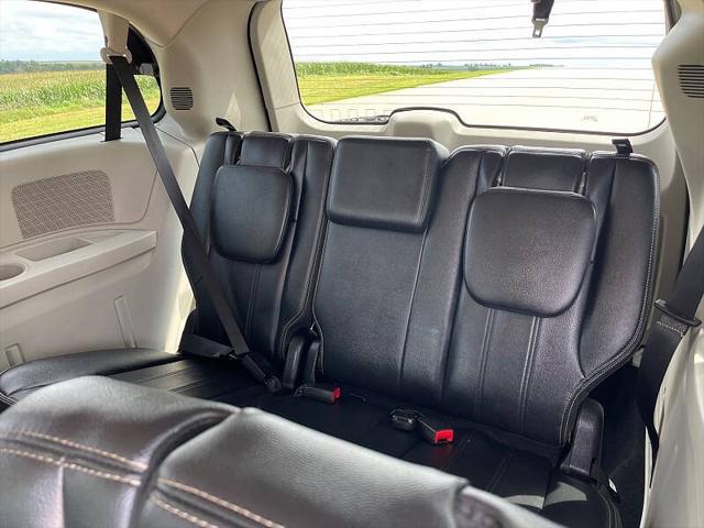 2012 Chrysler Town & Country Touring