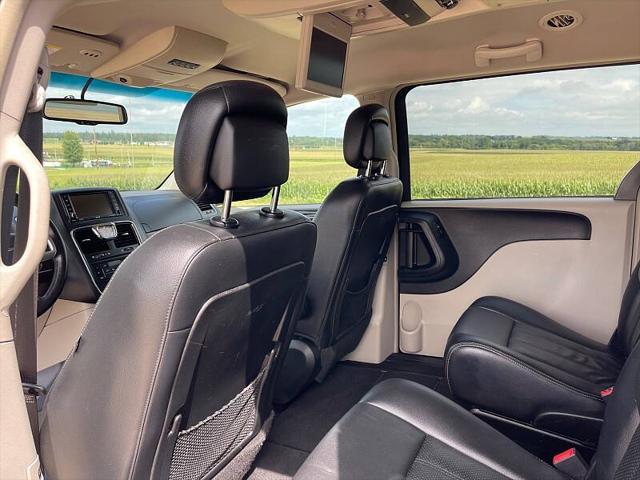 2012 Chrysler Town & Country Touring