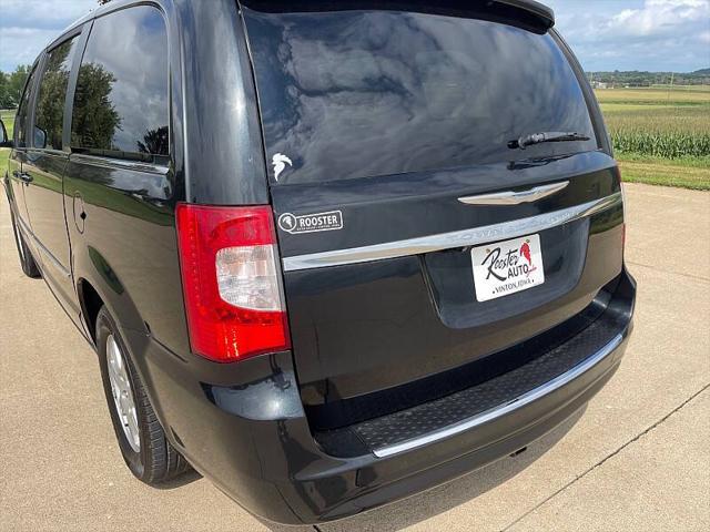 2012 Chrysler Town & Country Touring
