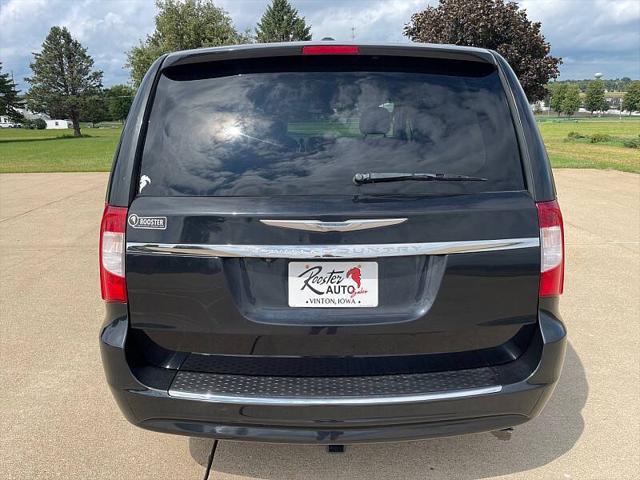 2012 Chrysler Town & Country Touring