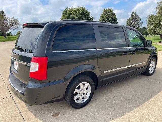 2012 Chrysler Town & Country Touring