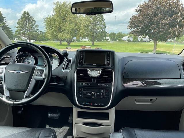 2012 Chrysler Town & Country Touring