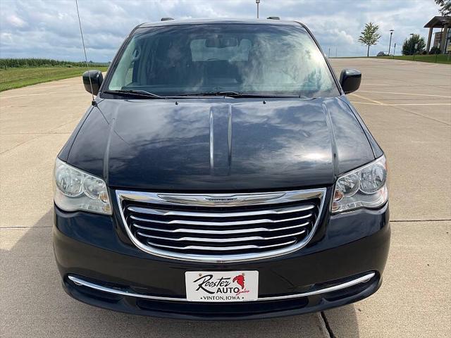 2012 Chrysler Town & Country Touring