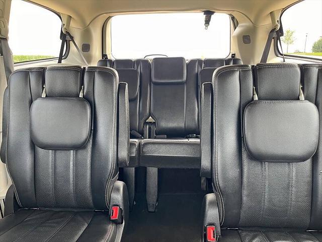 2012 Chrysler Town & Country Touring