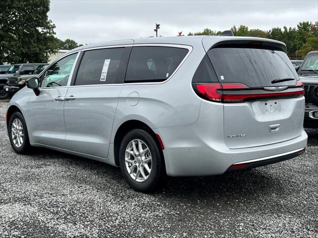 2024 Chrysler Pacifica PACIFICA TOURING L