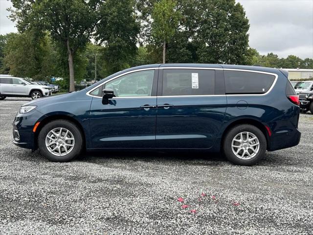 2024 Chrysler Pacifica PACIFICA TOURING L