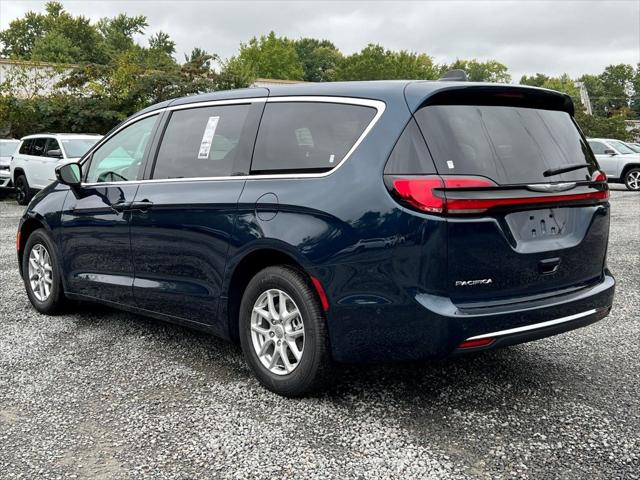 2024 Chrysler Pacifica PACIFICA TOURING L