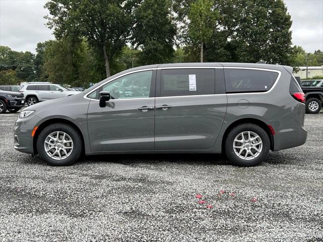 2024 Chrysler Pacifica PACIFICA TOURING L