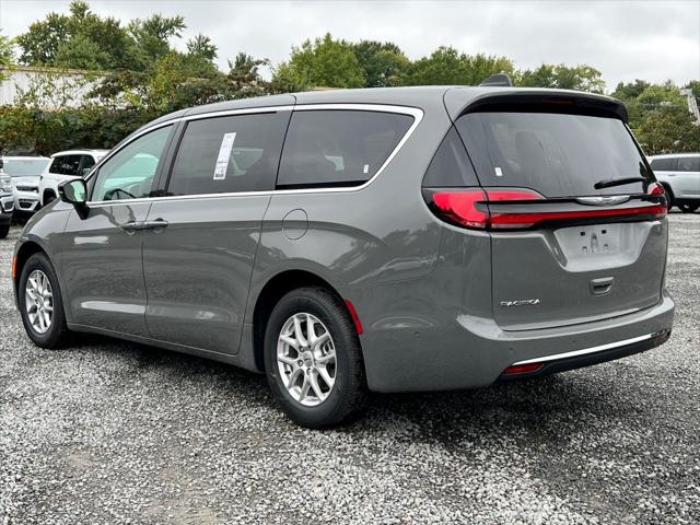 2024 Chrysler Pacifica PACIFICA TOURING L