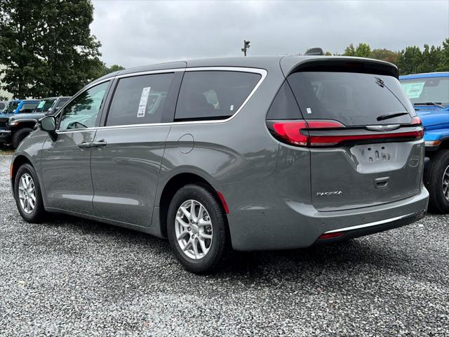 2024 Chrysler Pacifica PACIFICA TOURING L