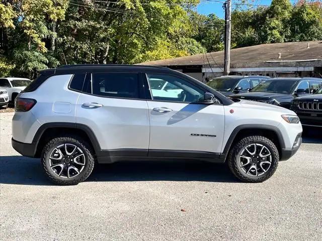 2025 Jeep Compass COMPASS TRAILHAWK 4X4