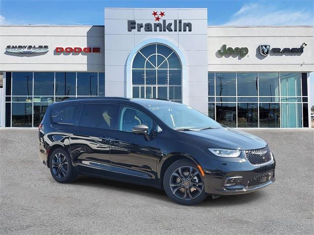 2024 Chrysler Pacifica PACIFICA TOURING L