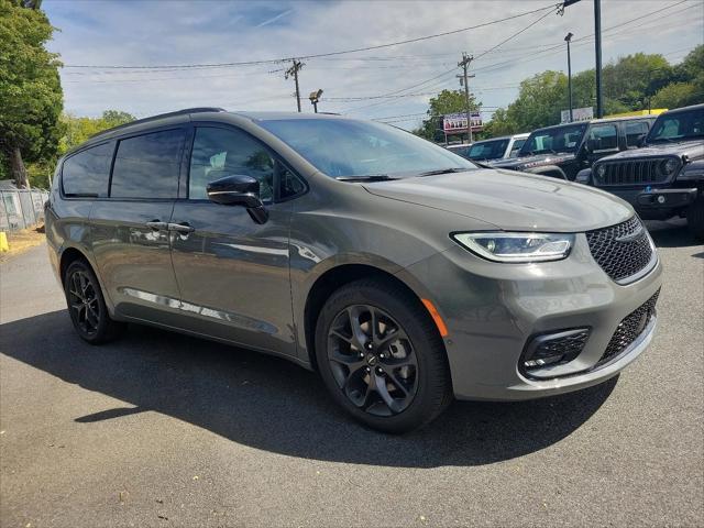 2024 Chrysler Pacifica PACIFICA LIMITED AWD