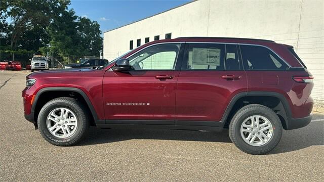 2024 Jeep Grand Cherokee GRAND CHEROKEE LAREDO 4X4