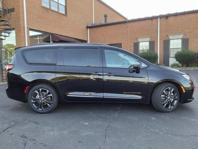 2024 Chrysler Pacifica PACIFICA TOURING L