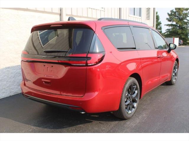 2024 Chrysler Pacifica PACIFICA TOURING L