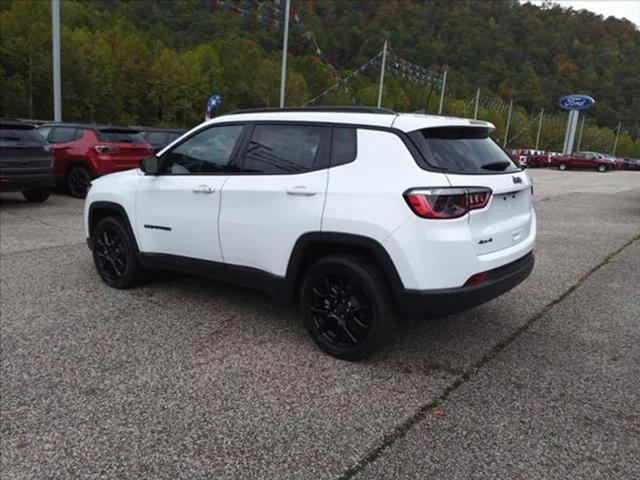 2025 Jeep Compass COMPASS LATITUDE 4X4