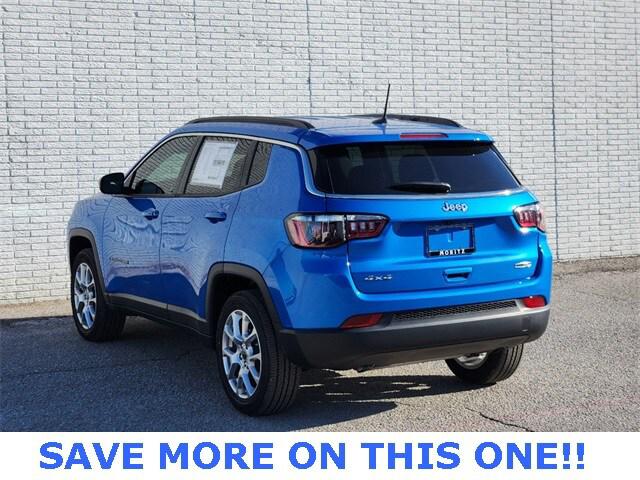 2025 Jeep Compass COMPASS LATITUDE 4X4
