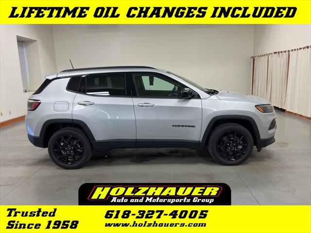 2025 Jeep Compass COMPASS LATITUDE 4X4