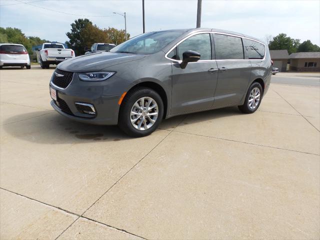 2024 Chrysler Pacifica PACIFICA TOURING L AWD