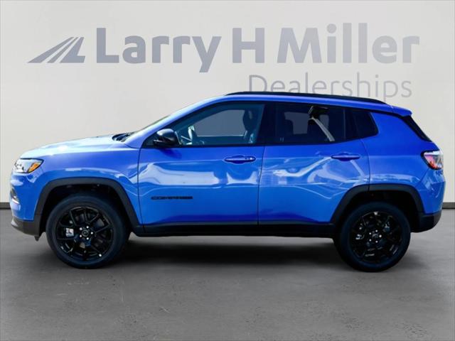 2025 Jeep Compass COMPASS LATITUDE 4X4