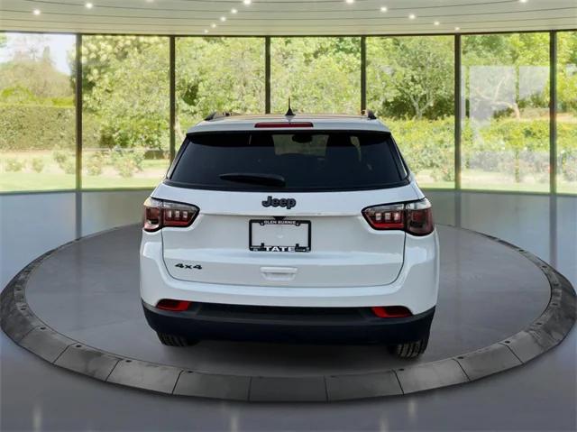 2025 Jeep Compass COMPASS LATITUDE 4X4
