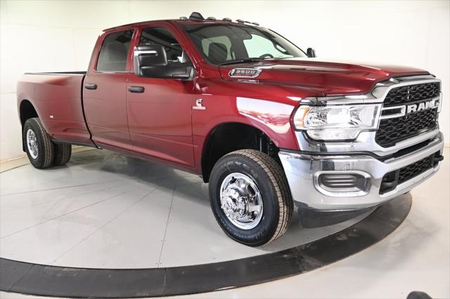 2024 RAM Ram 3500 RAM 3500 TRADESMAN CREW CAB 4X4 8 BOX