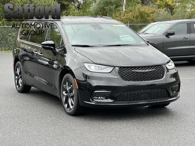 2024 Chrysler Pacifica PACIFICA TOURING L