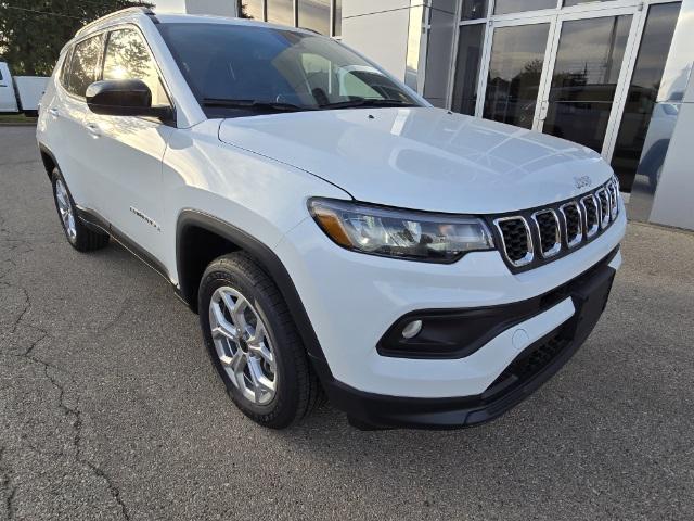 2025 Jeep Compass COMPASS LATITUDE 4X4