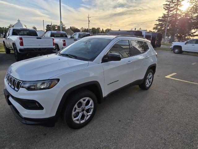 2025 Jeep Compass COMPASS LATITUDE 4X4