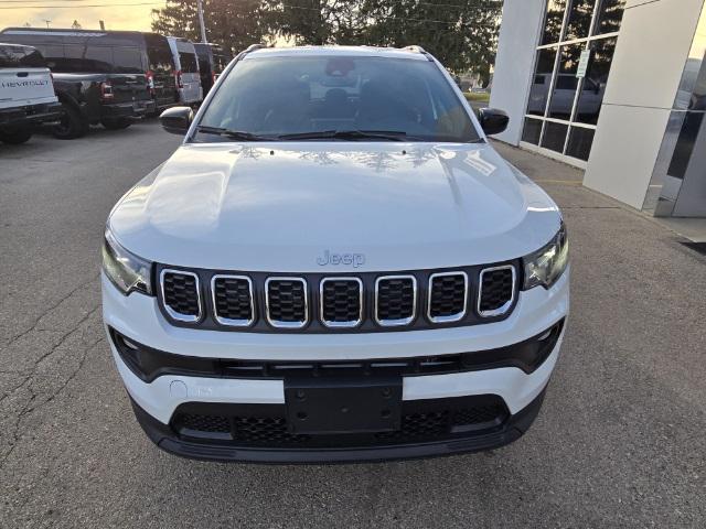 2025 Jeep Compass COMPASS LATITUDE 4X4