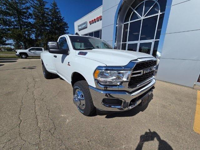 2024 RAM Ram 3500 RAM 3500 TRADESMAN REGULAR CAB 4X4 8 BOX