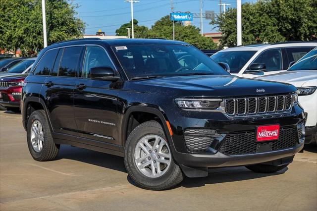 2024 Jeep Grand Cherokee GRAND CHEROKEE LAREDO 4X4