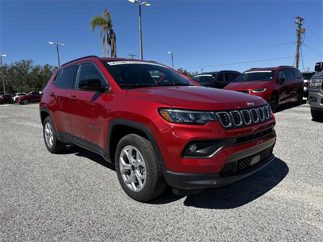 2025 Jeep Compass COMPASS LATITUDE 4X4