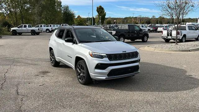 2025 Jeep Compass COMPASS LIMITED 4X4