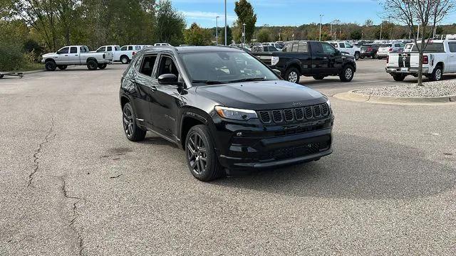 2025 Jeep Compass COMPASS LIMITED 4X4