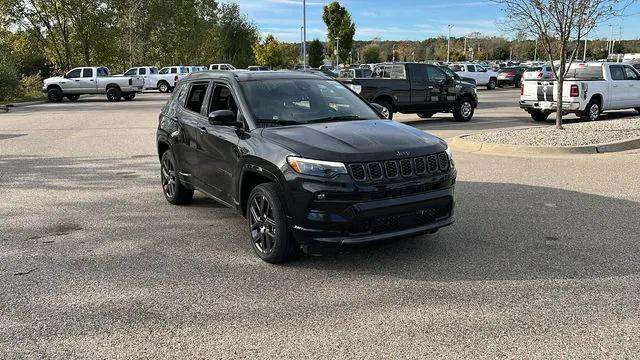 2025 Jeep Compass COMPASS LIMITED 4X4