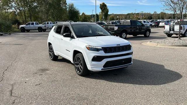 2025 Jeep Compass COMPASS LIMITED 4X4