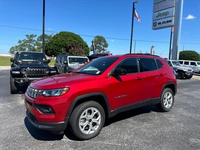 2025 Jeep Compass COMPASS LATITUDE 4X4