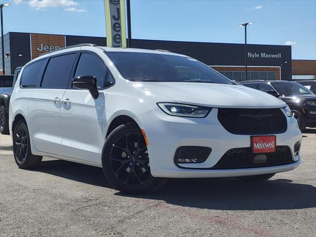 2024 Chrysler Pacifica PACIFICA TOURING L