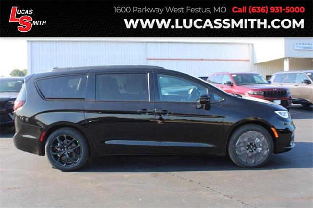 2024 Chrysler Pacifica PACIFICA TOURING L